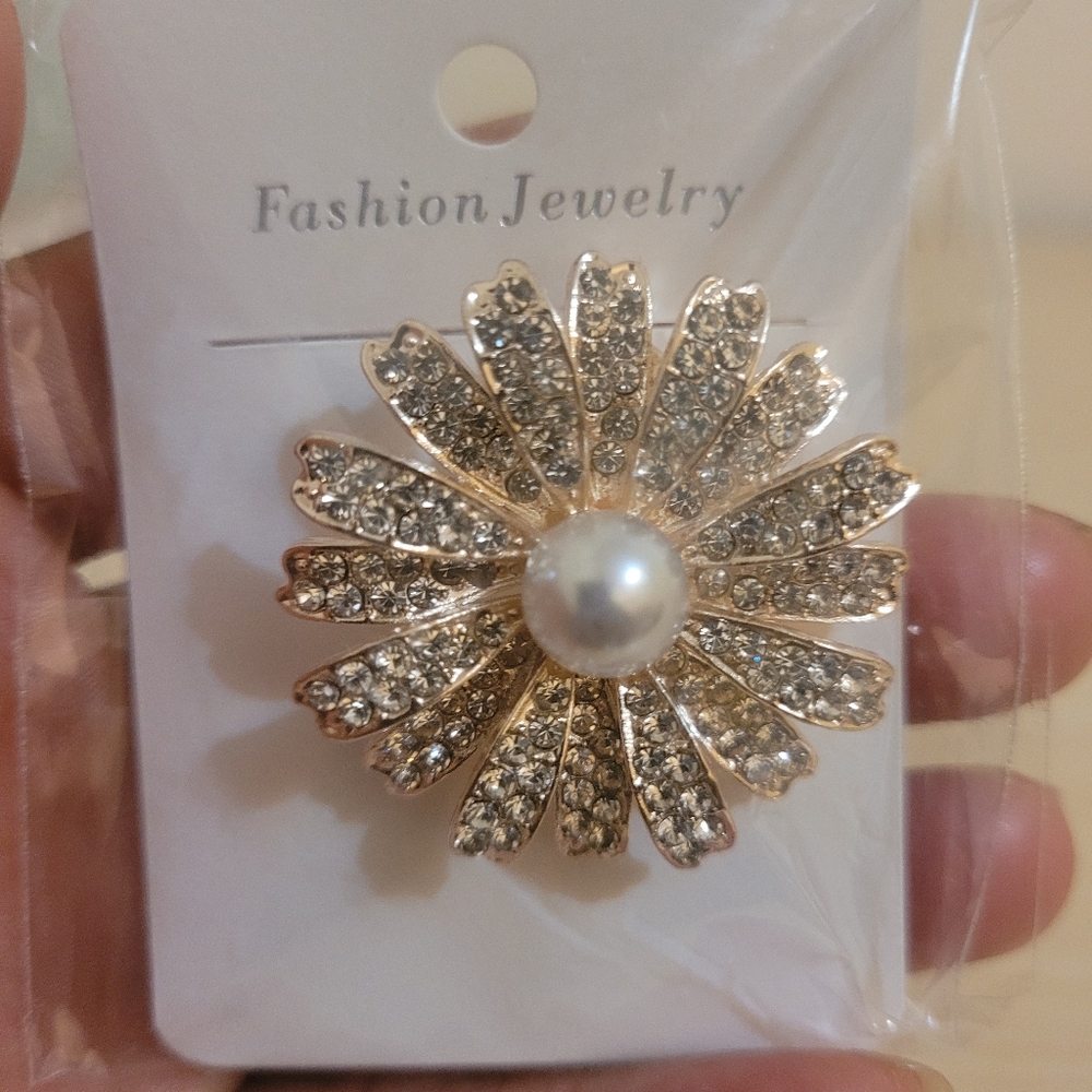 Imitation Pearl Alloy Flower Brooch with Rhinestones NWOT